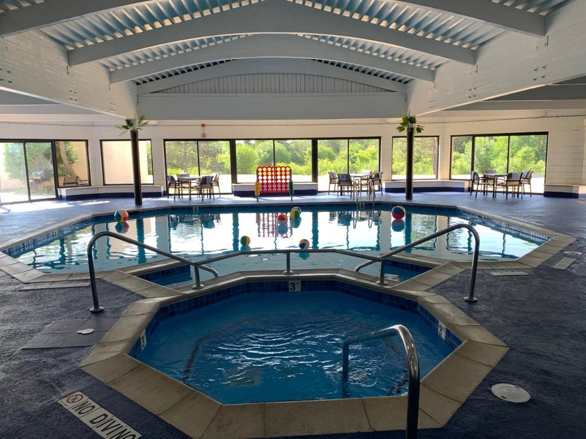 Radisson Hotel Detroit-Farmington Hills Zewnętrze zdjęcie