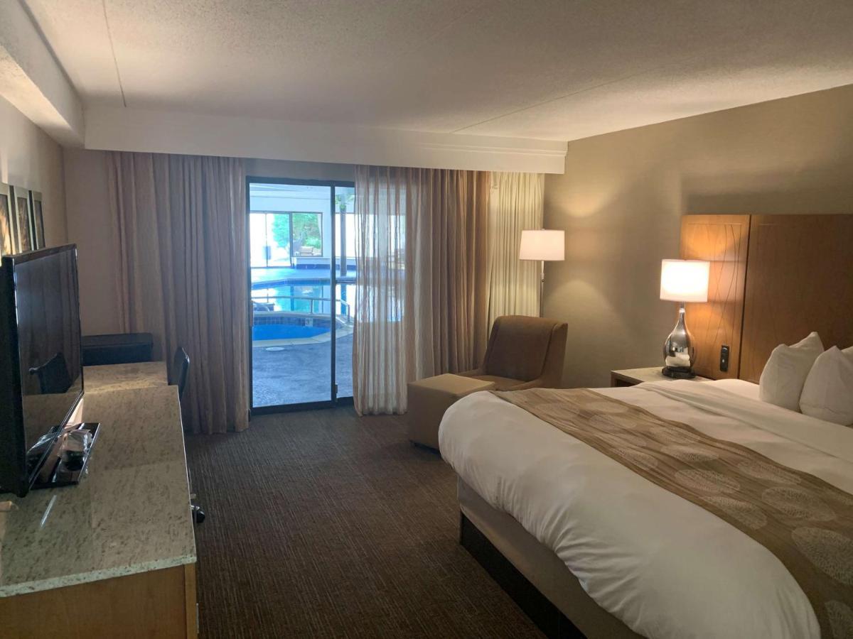 Radisson Hotel Detroit-Farmington Hills Zewnętrze zdjęcie