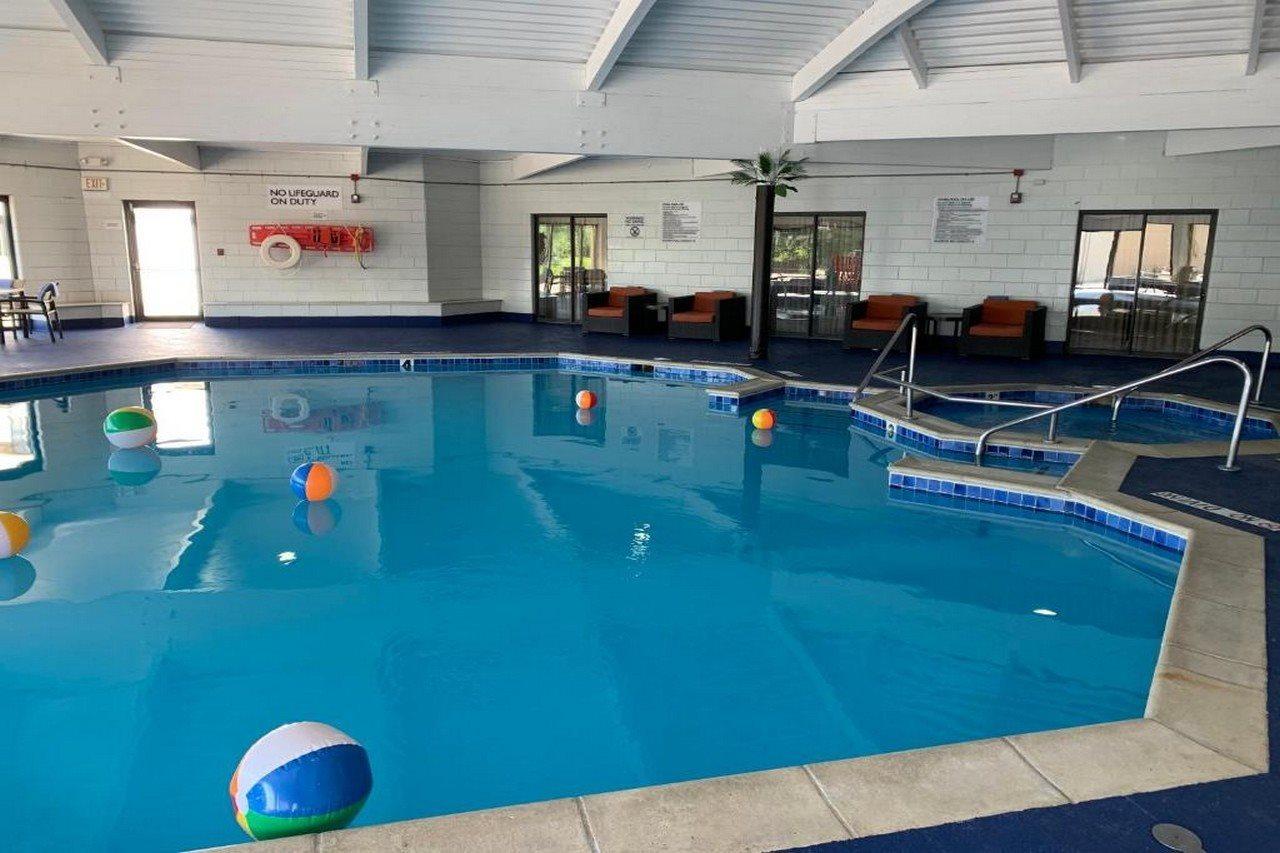 Radisson Hotel Detroit-Farmington Hills Zewnętrze zdjęcie