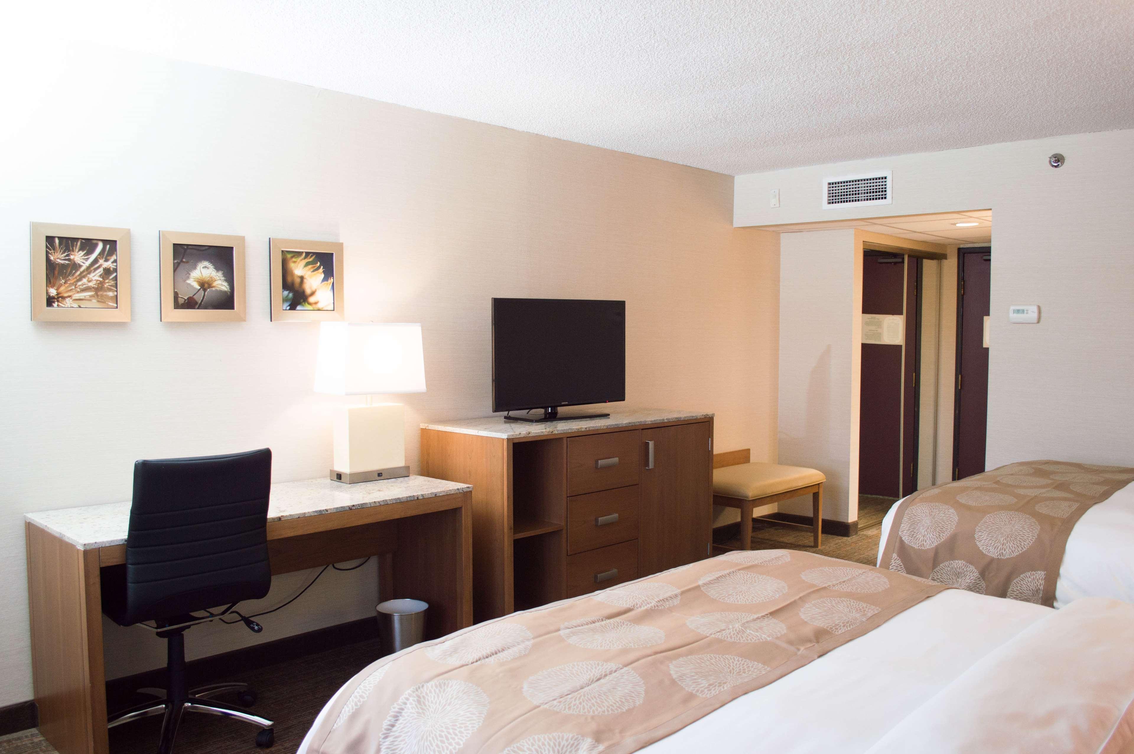 Radisson Hotel Detroit-Farmington Hills Zewnętrze zdjęcie