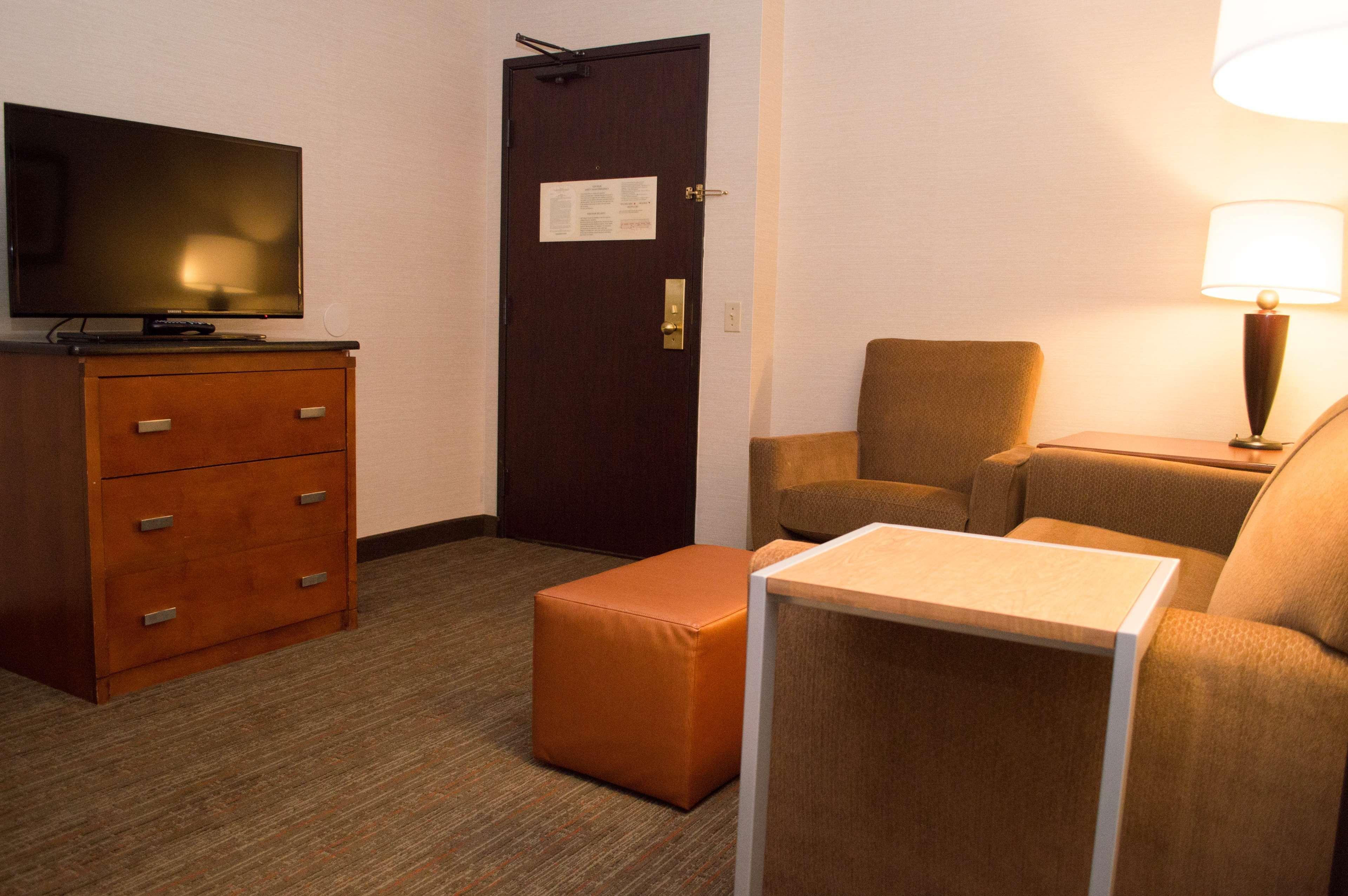 Radisson Hotel Detroit-Farmington Hills Zewnętrze zdjęcie