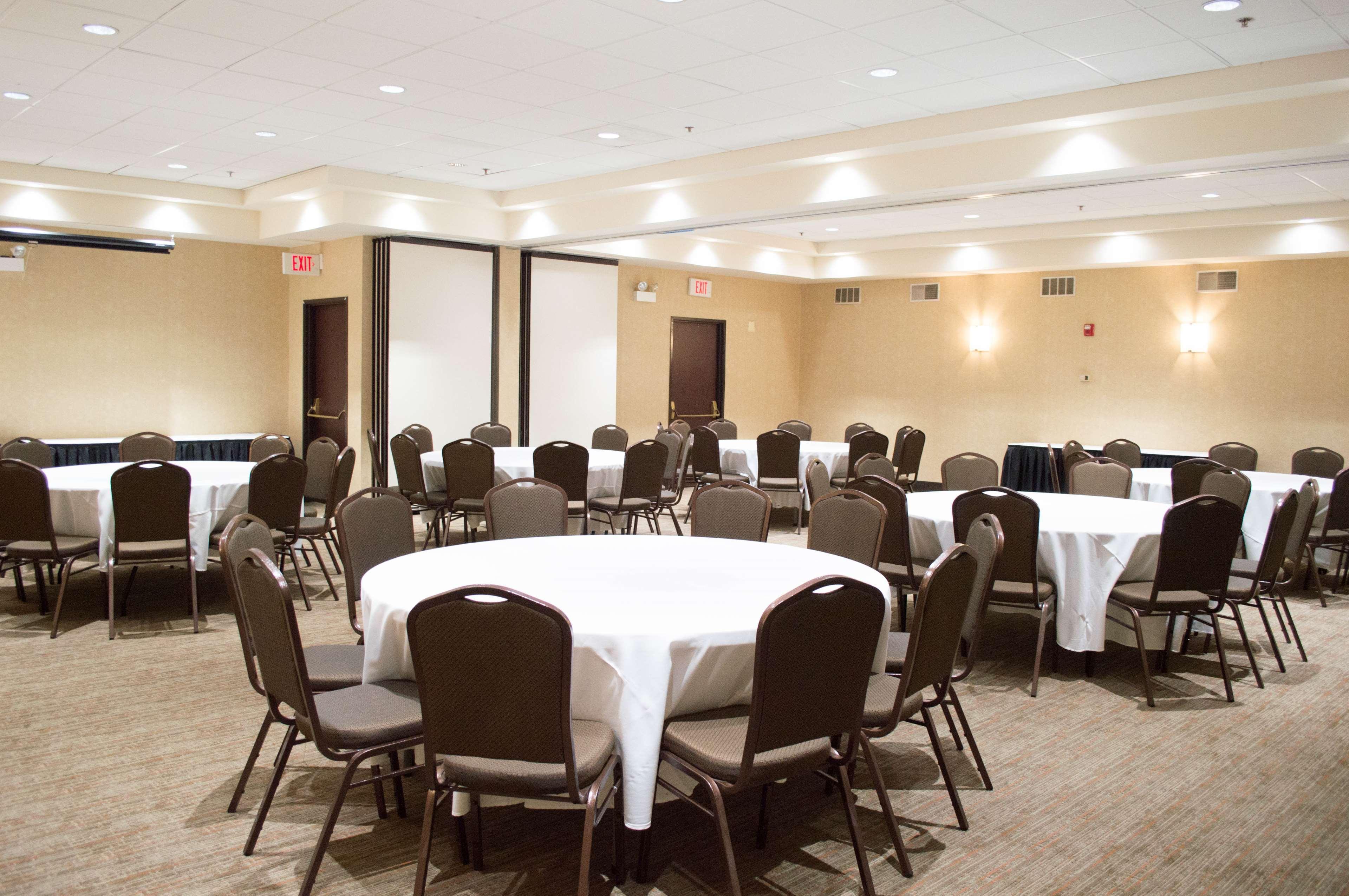 Radisson Hotel Detroit-Farmington Hills Zewnętrze zdjęcie