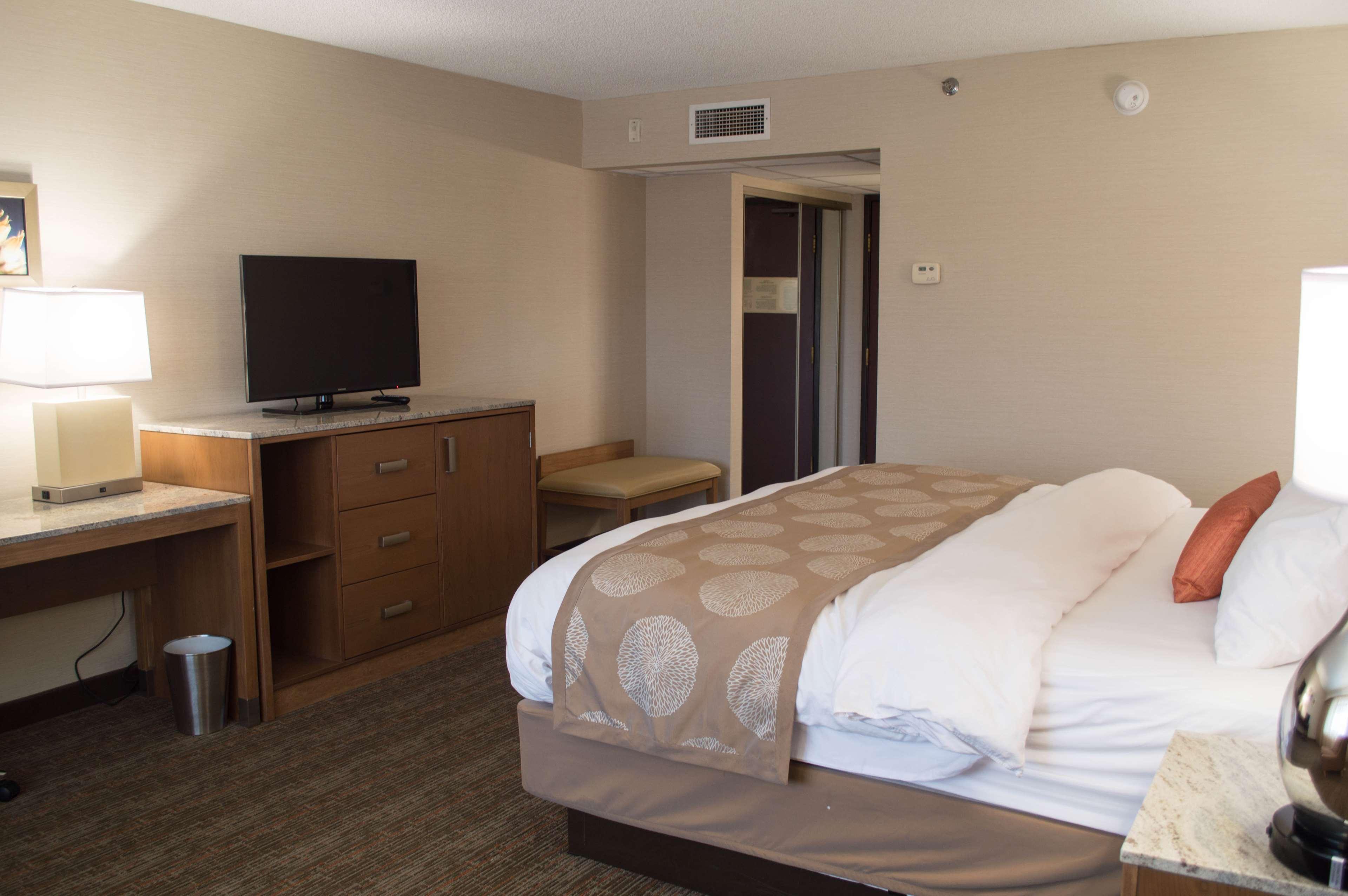 Radisson Hotel Detroit-Farmington Hills Zewnętrze zdjęcie