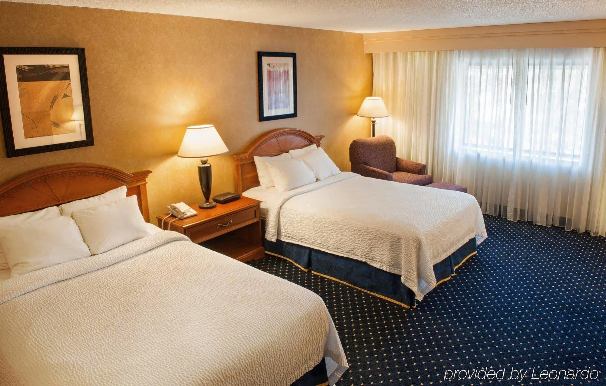 Radisson Hotel Detroit-Farmington Hills Zewnętrze zdjęcie