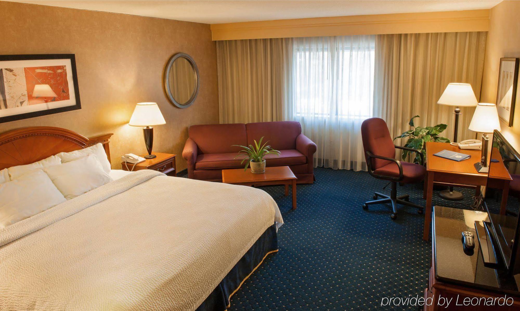 Radisson Hotel Detroit-Farmington Hills Zewnętrze zdjęcie