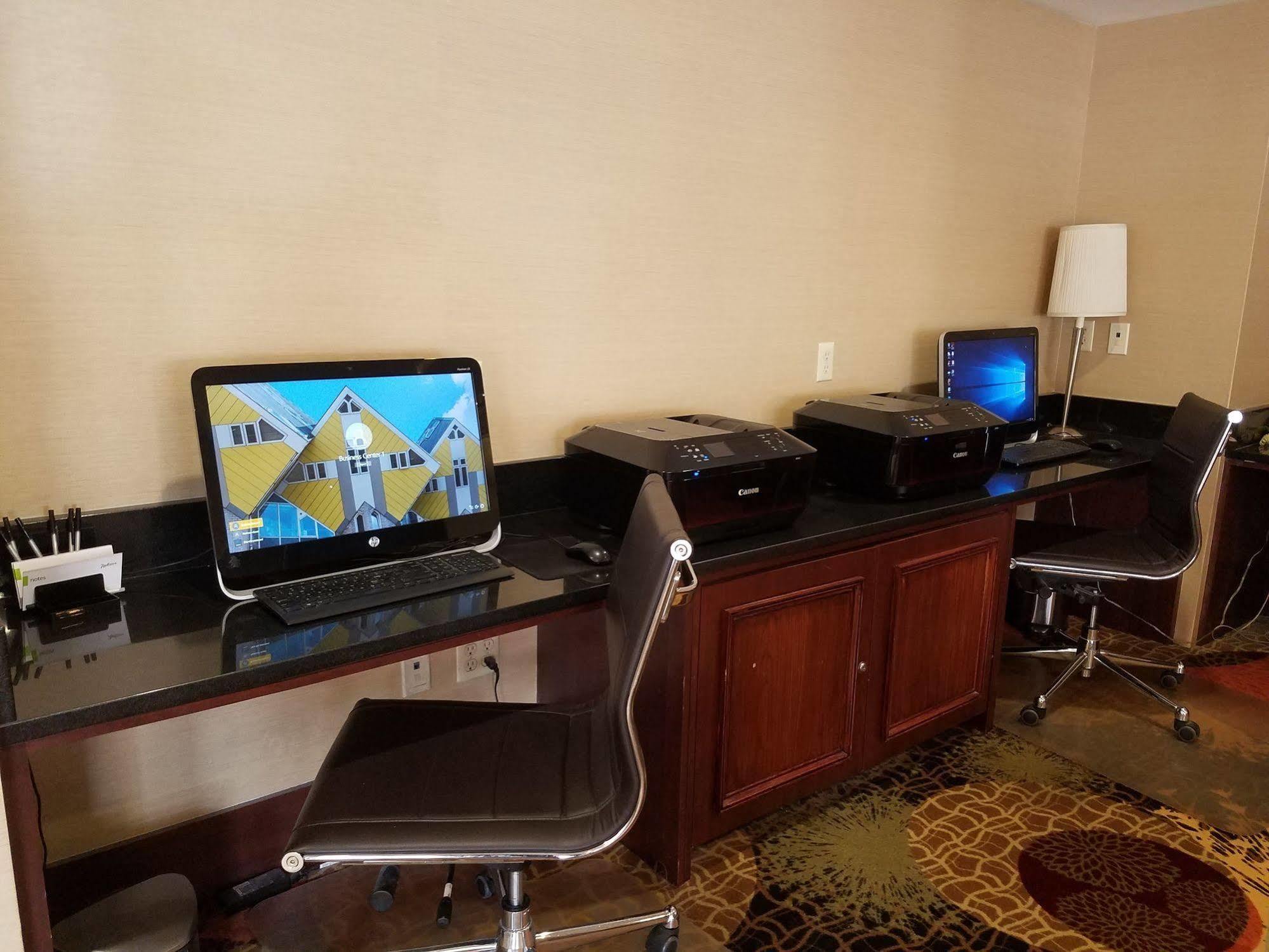 Radisson Hotel Detroit-Farmington Hills Zewnętrze zdjęcie