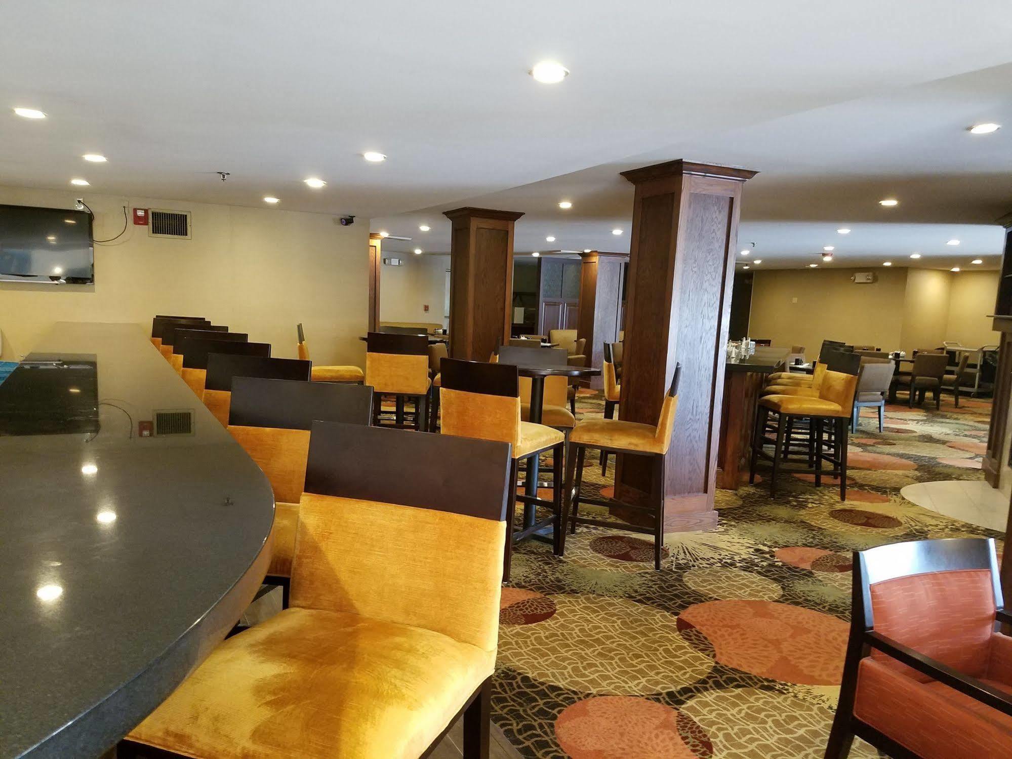 Radisson Hotel Detroit-Farmington Hills Zewnętrze zdjęcie