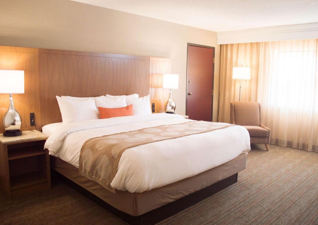 Radisson Hotel Detroit-Farmington Hills Zewnętrze zdjęcie