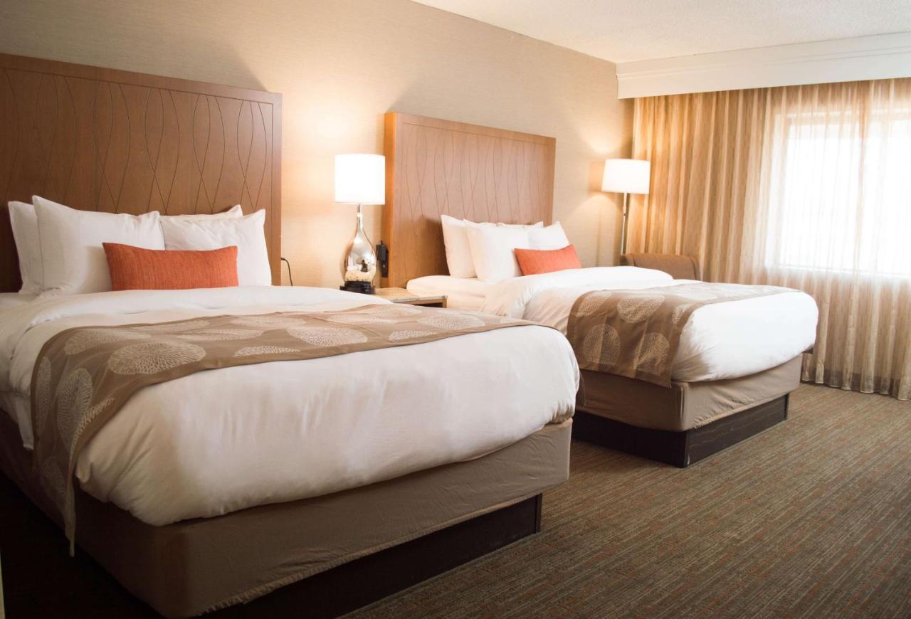 Radisson Hotel Detroit-Farmington Hills Zewnętrze zdjęcie